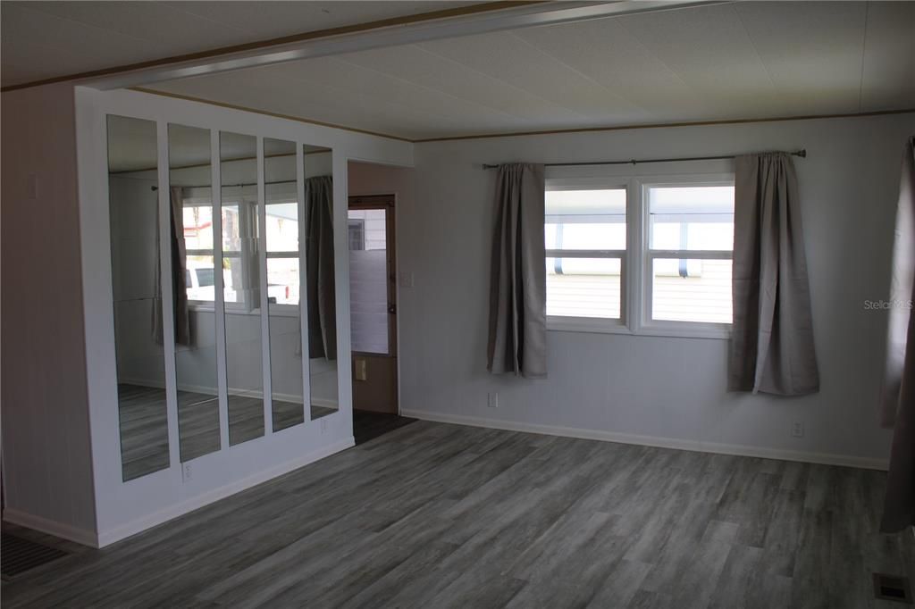For Rent: $1,500 (2 beds, 1 baths, 1025 Square Feet)
