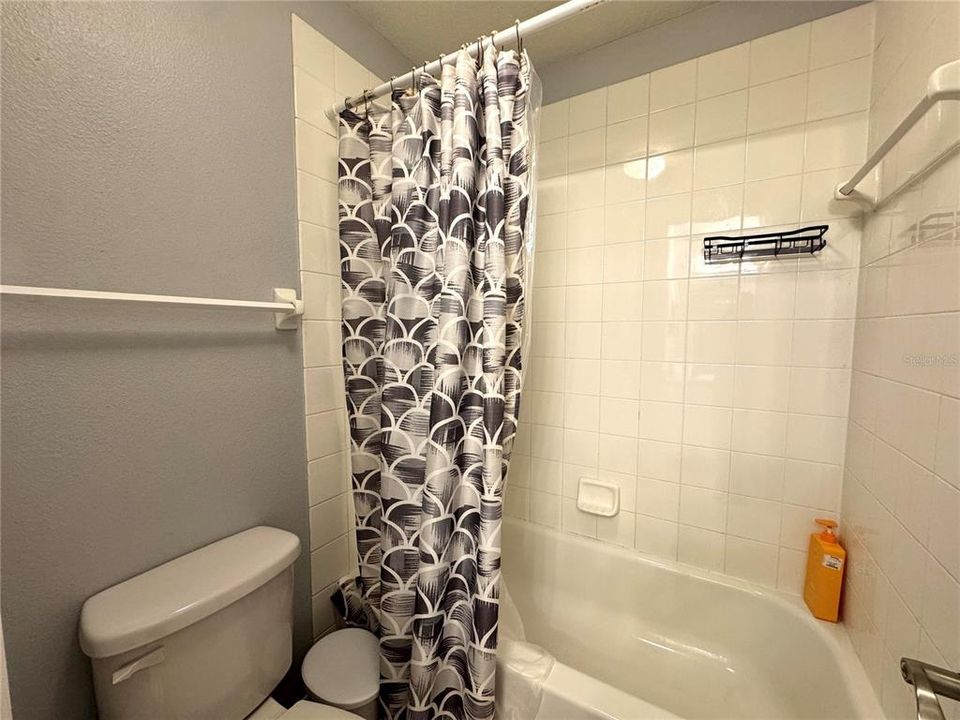 En Renta: $2,599 (4 camas, 3 baños, 1830 Pies cuadrados)