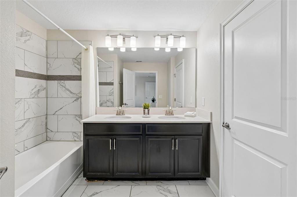 For Sale: $439,900 (4 beds, 3 baths, 1914 Square Feet)