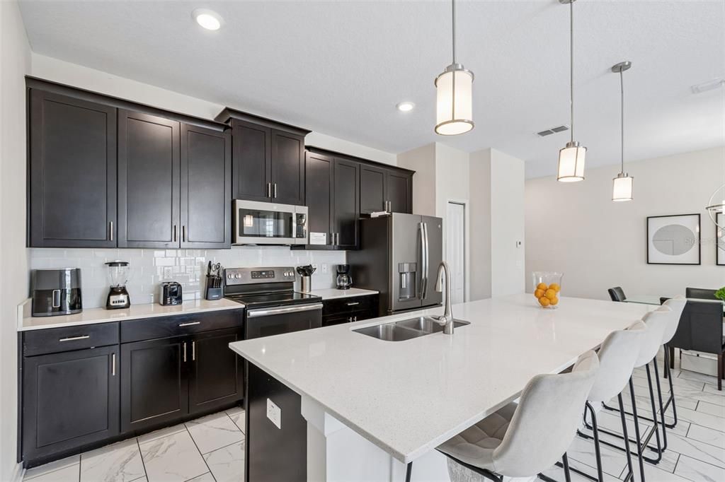 For Sale: $439,900 (4 beds, 3 baths, 1914 Square Feet)