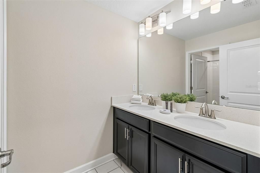 For Sale: $439,900 (4 beds, 3 baths, 1914 Square Feet)