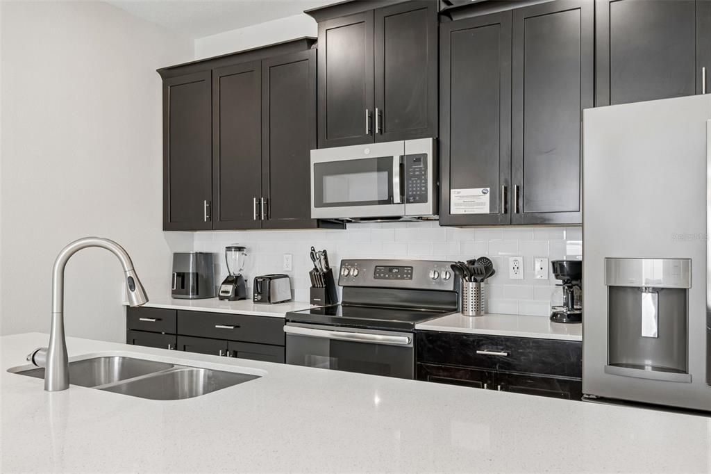 For Sale: $439,900 (4 beds, 3 baths, 1914 Square Feet)