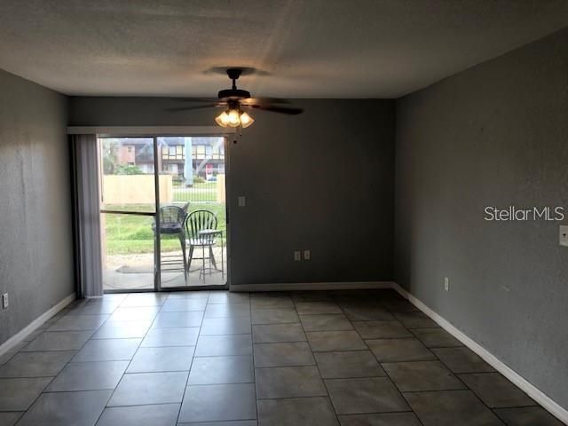 For Sale: $100,000 (2 beds, 2 baths, 1073 Square Feet)