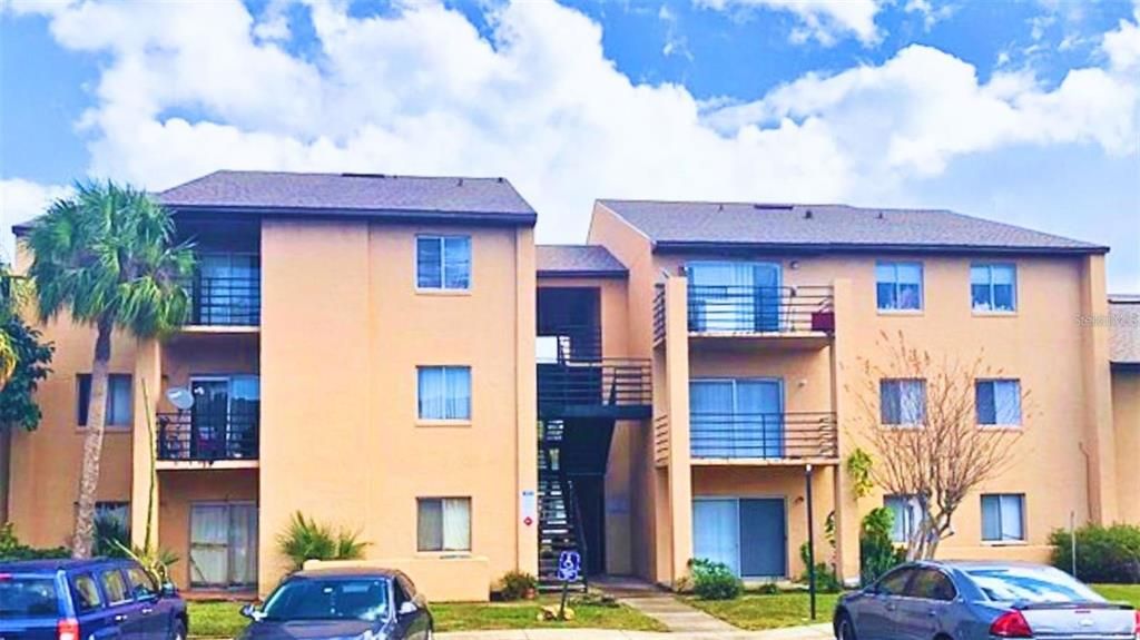 For Sale: $100,000 (2 beds, 2 baths, 1073 Square Feet)