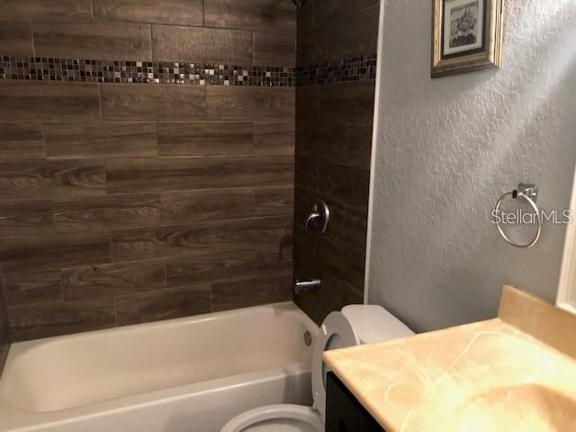 For Sale: $100,000 (2 beds, 2 baths, 1073 Square Feet)