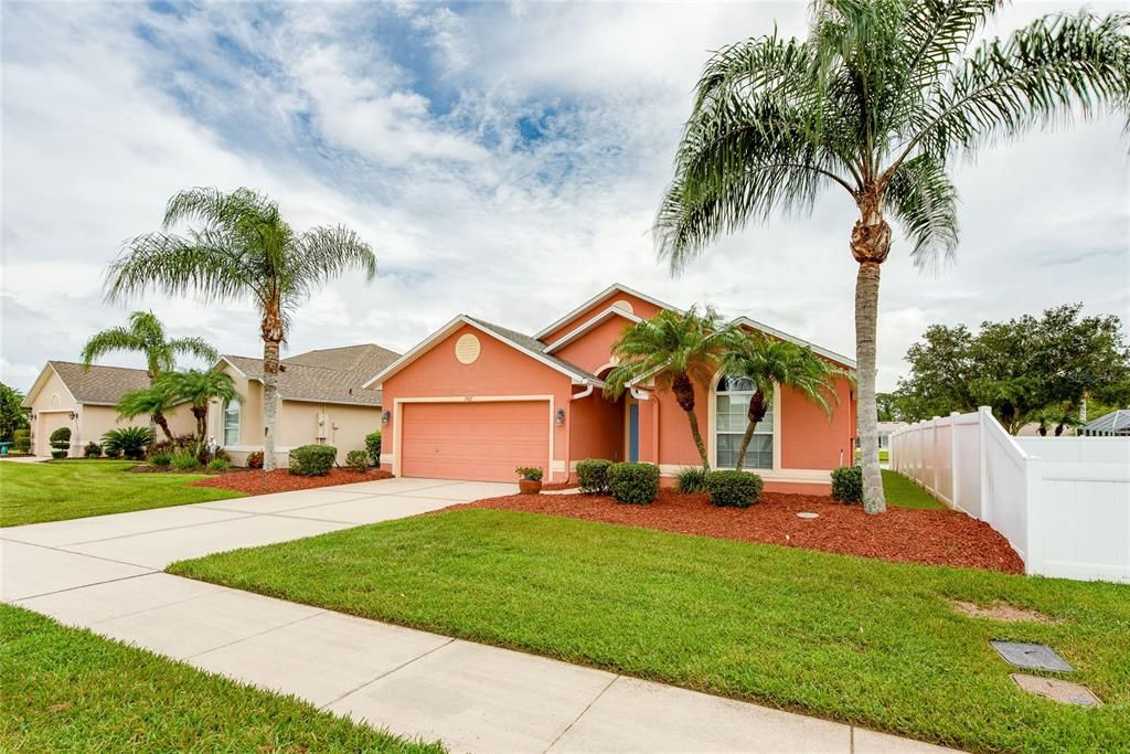 For Rent: $2,500 (3 beds, 2 baths, 1768 Square Feet)