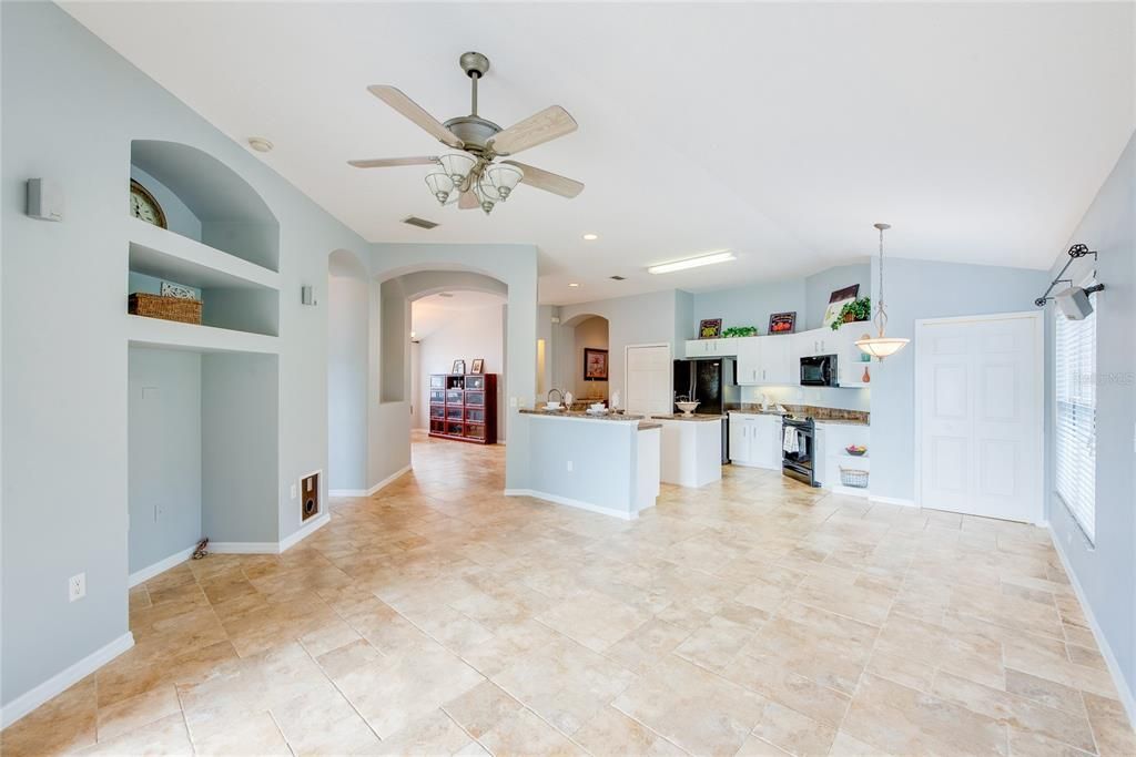 For Rent: $2,500 (3 beds, 2 baths, 1768 Square Feet)