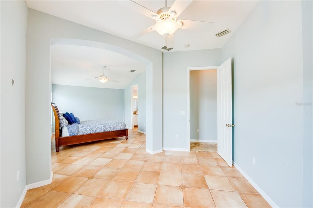 For Rent: $2,500 (3 beds, 2 baths, 1768 Square Feet)