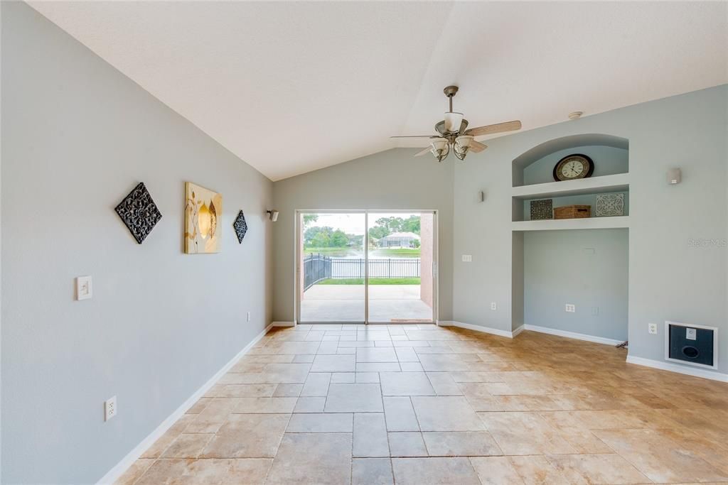 For Rent: $2,500 (3 beds, 2 baths, 1768 Square Feet)