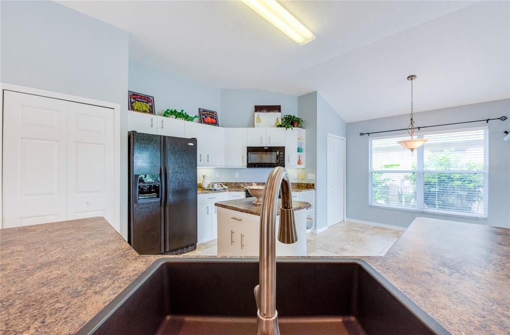 For Rent: $2,500 (3 beds, 2 baths, 1768 Square Feet)