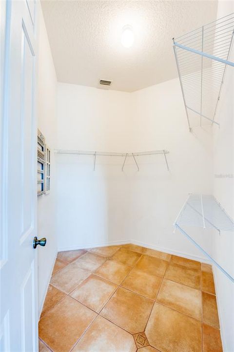 For Rent: $2,500 (3 beds, 2 baths, 1768 Square Feet)