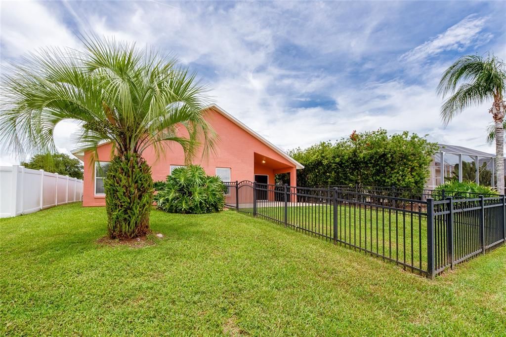 For Rent: $2,500 (3 beds, 2 baths, 1768 Square Feet)