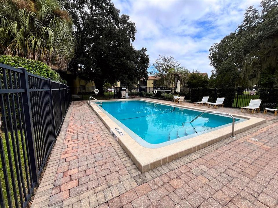 For Sale: $169,900 (2 beds, 2 baths, 1006 Square Feet)