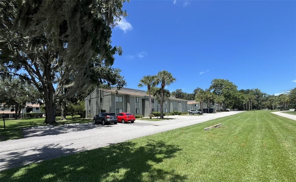 For Sale: $169,900 (2 beds, 2 baths, 1006 Square Feet)