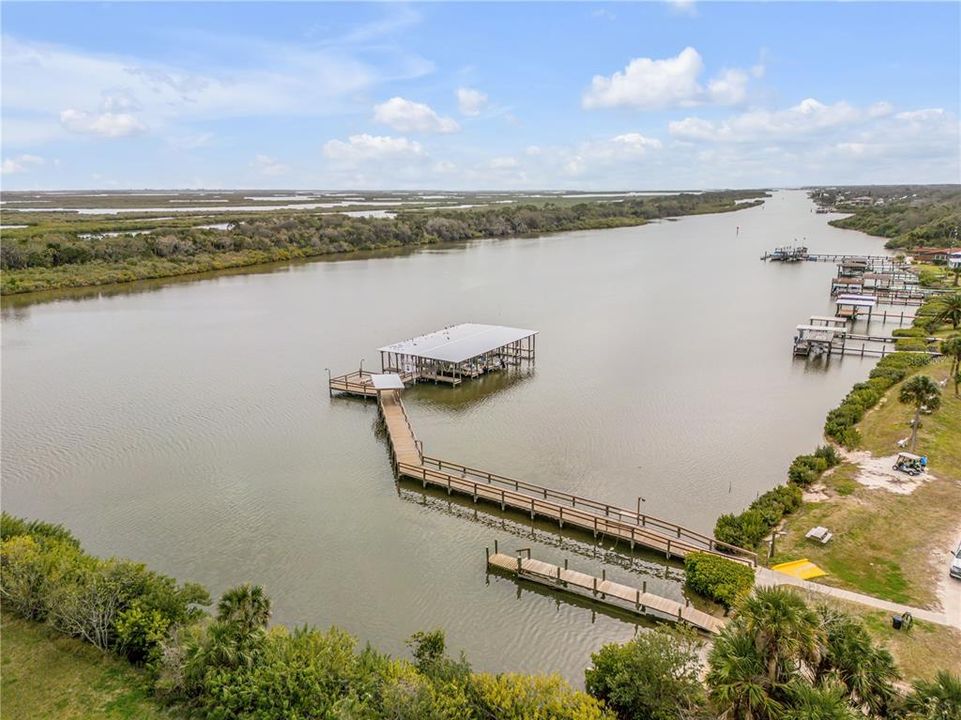 For Sale: $179,000 (2 beds, 2 baths, 1152 Square Feet)