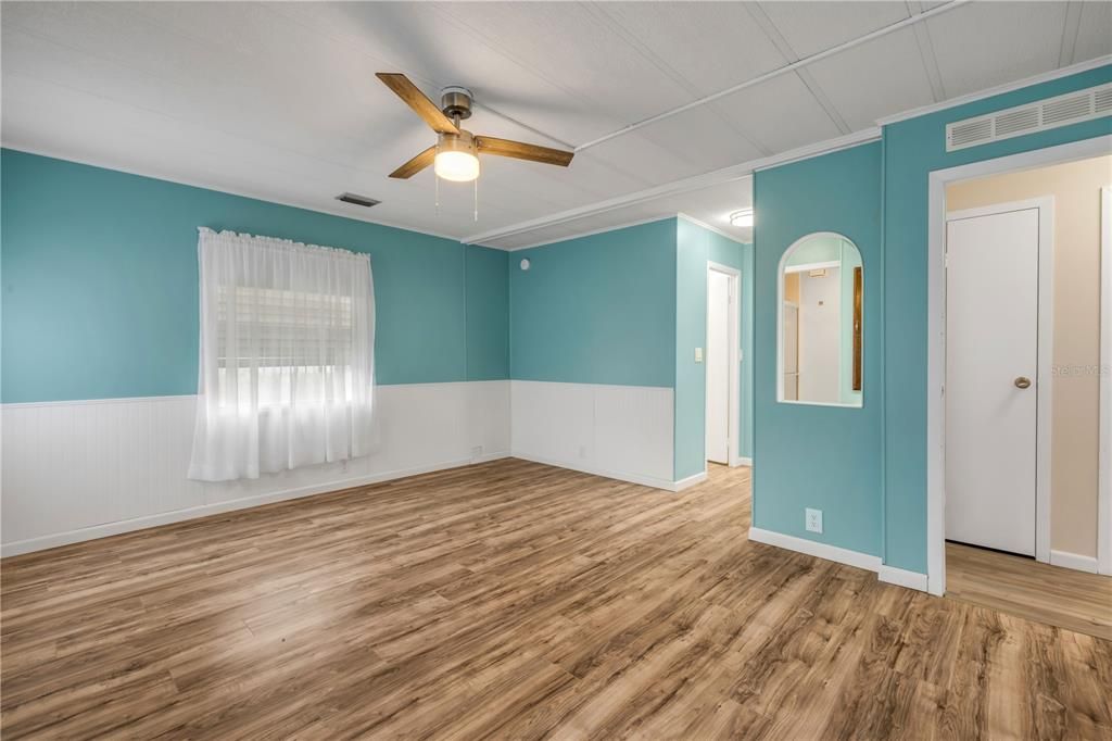 For Sale: $179,000 (2 beds, 2 baths, 1152 Square Feet)