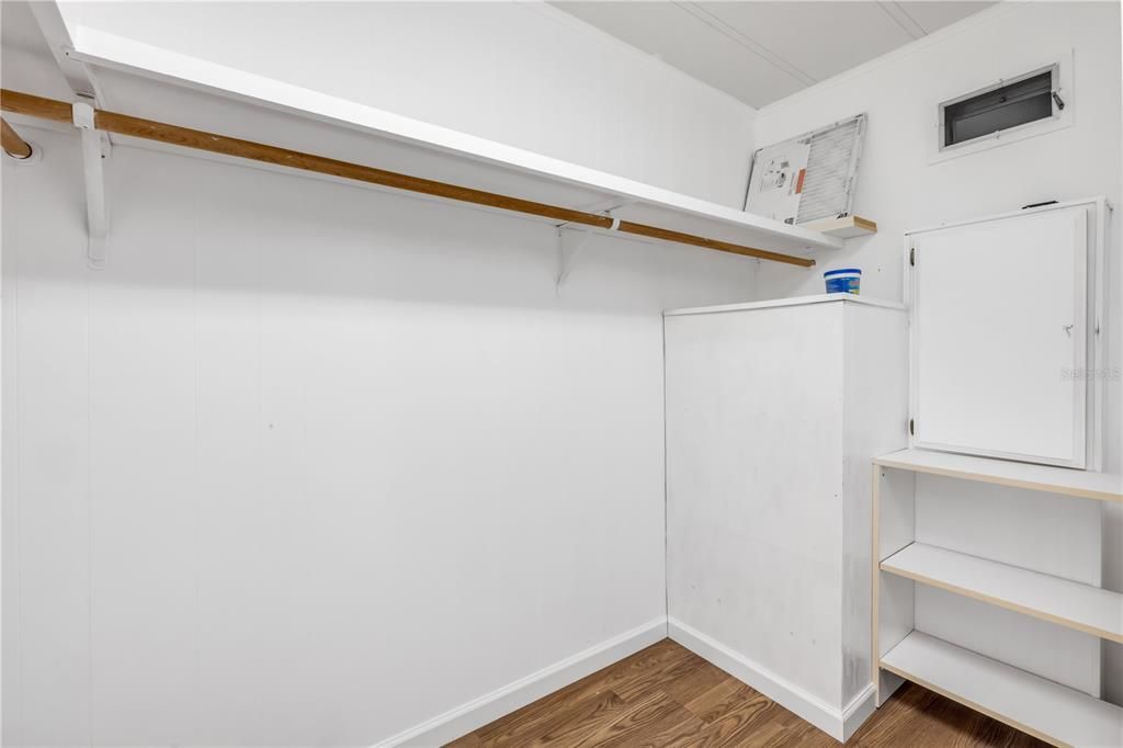For Sale: $179,000 (2 beds, 2 baths, 1152 Square Feet)