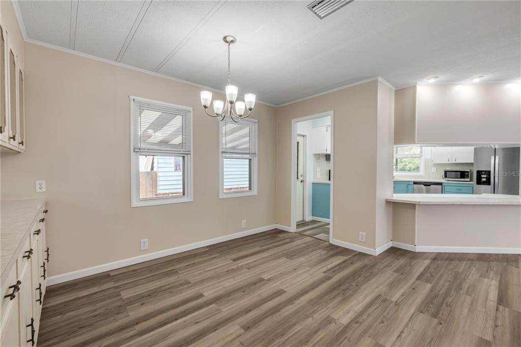 For Sale: $179,000 (2 beds, 2 baths, 1152 Square Feet)