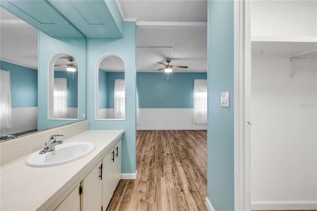 For Sale: $179,000 (2 beds, 2 baths, 1152 Square Feet)