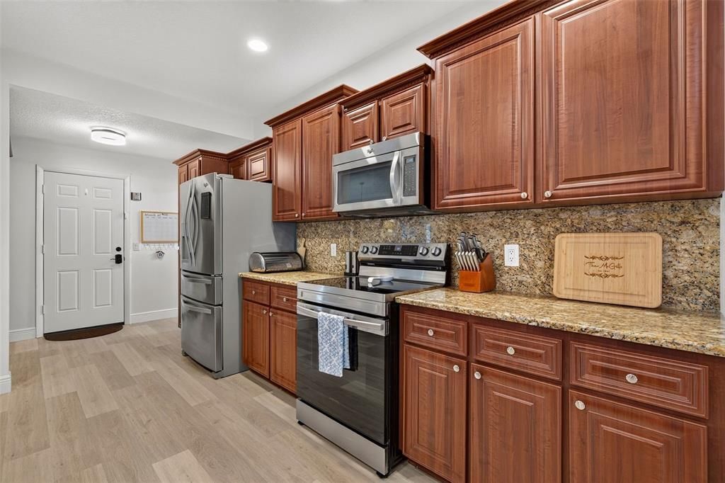 For Sale: $499,900 (3 beds, 2 baths, 2252 Square Feet)