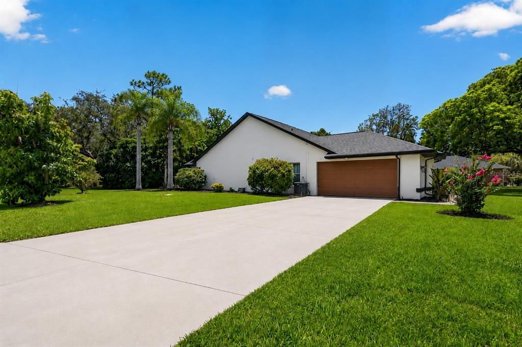 For Sale: $499,900 (3 beds, 2 baths, 2252 Square Feet)