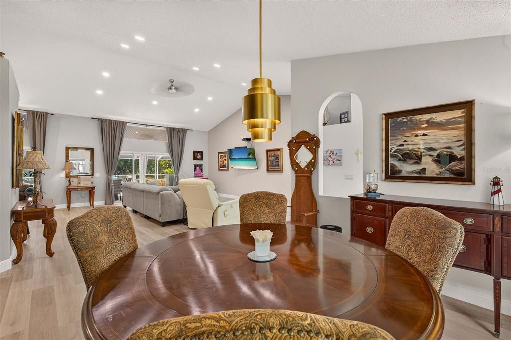 For Sale: $499,900 (3 beds, 2 baths, 2252 Square Feet)