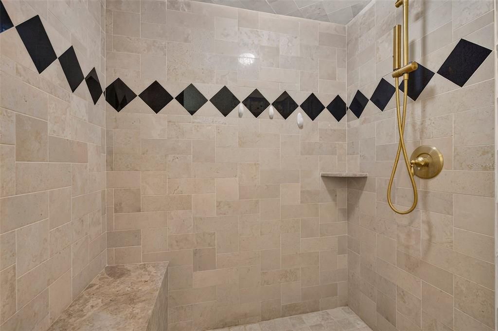 For Sale: $499,900 (3 beds, 2 baths, 2252 Square Feet)