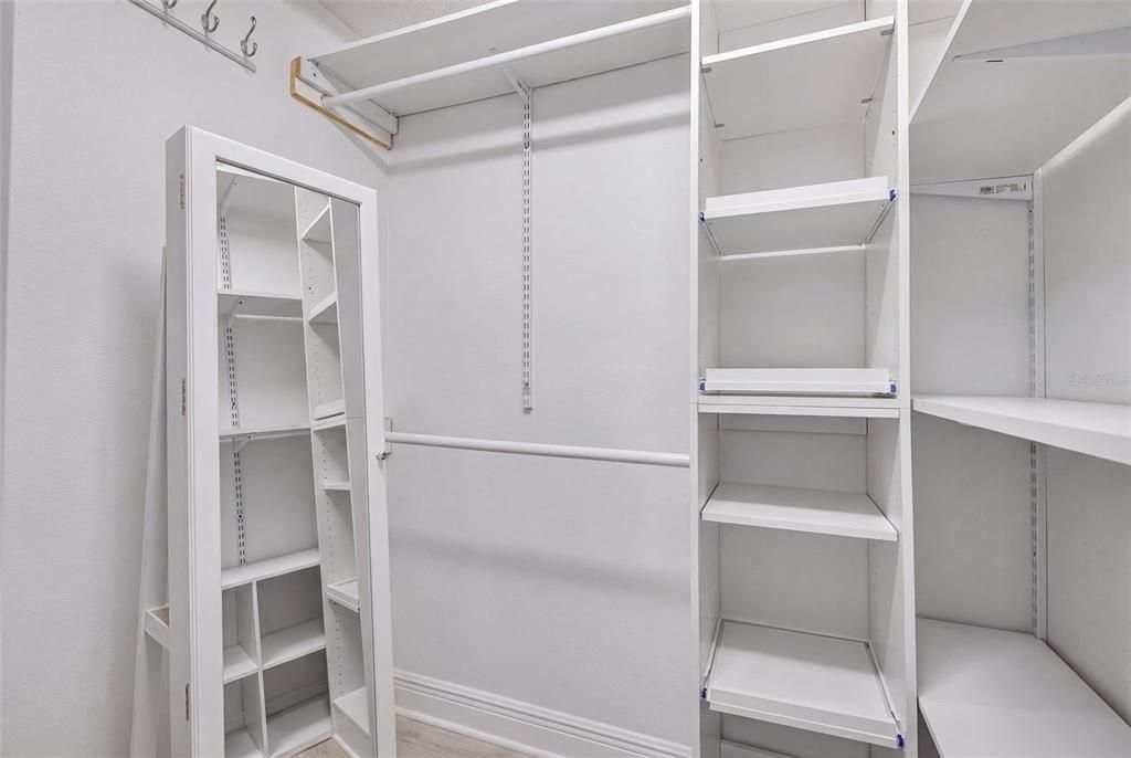 For Sale: $499,900 (3 beds, 2 baths, 2252 Square Feet)