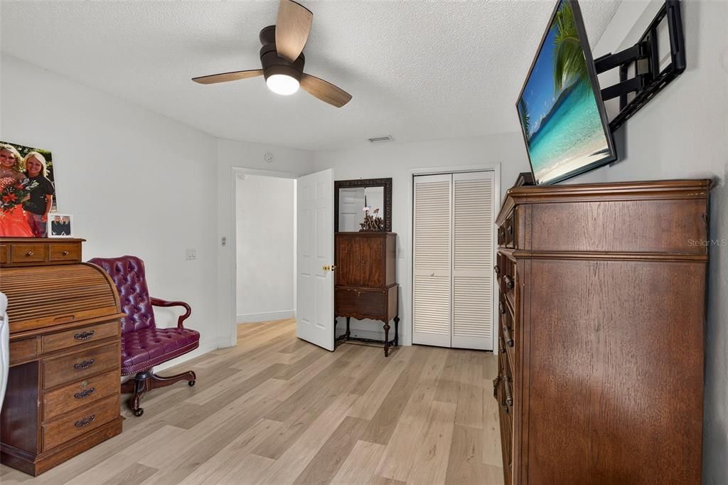 For Sale: $499,900 (3 beds, 2 baths, 2252 Square Feet)