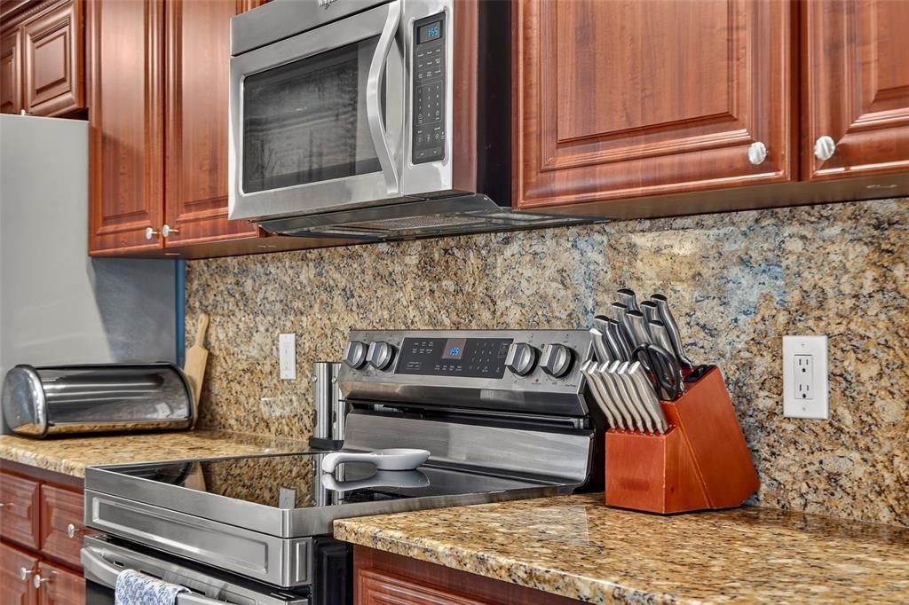 For Sale: $499,900 (3 beds, 2 baths, 2252 Square Feet)