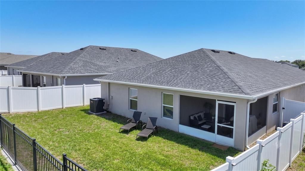 For Sale: $325,000 (3 beds, 2 baths, 1698 Square Feet)