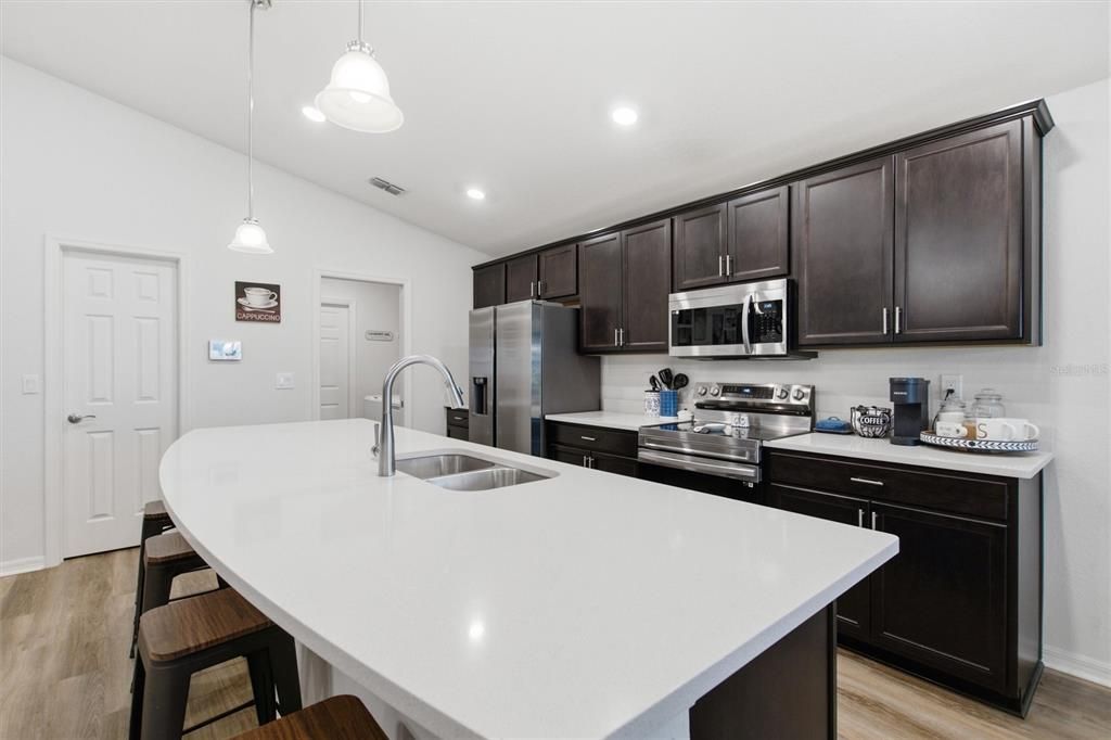 For Sale: $325,000 (3 beds, 2 baths, 1698 Square Feet)