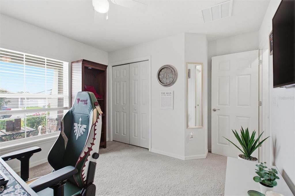 For Sale: $325,000 (3 beds, 2 baths, 1698 Square Feet)