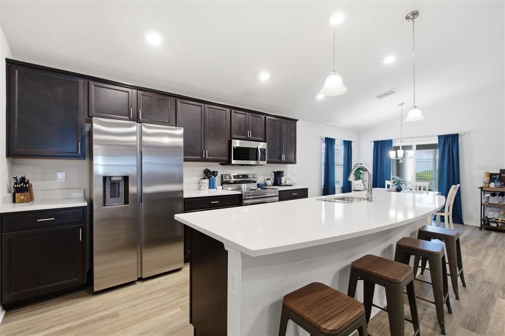 For Sale: $325,000 (3 beds, 2 baths, 1698 Square Feet)
