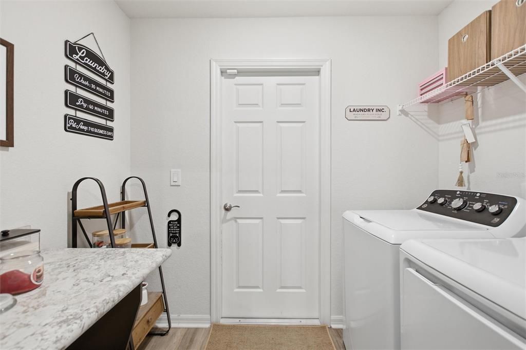 For Sale: $325,000 (3 beds, 2 baths, 1698 Square Feet)