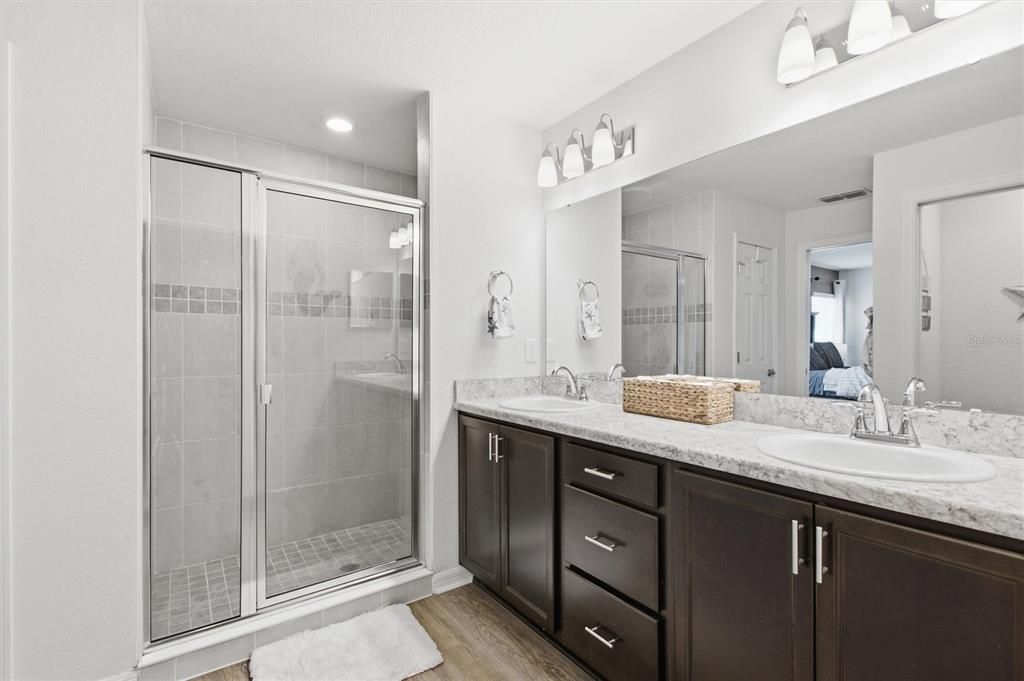 For Sale: $325,000 (3 beds, 2 baths, 1698 Square Feet)