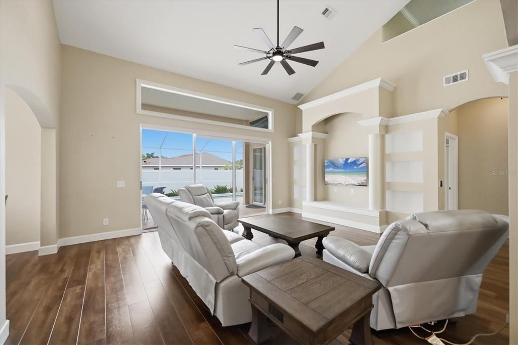 For Rent: $5,950 (4 beds, 2 baths, 2691 Square Feet)