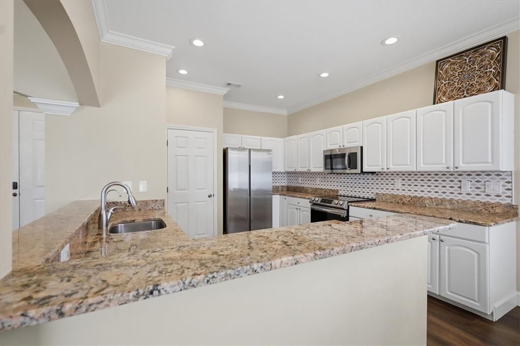 For Rent: $5,950 (4 beds, 2 baths, 2691 Square Feet)