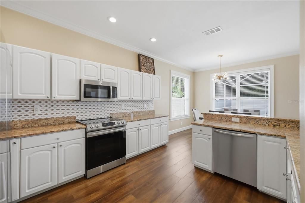 For Rent: $5,950 (4 beds, 2 baths, 2691 Square Feet)