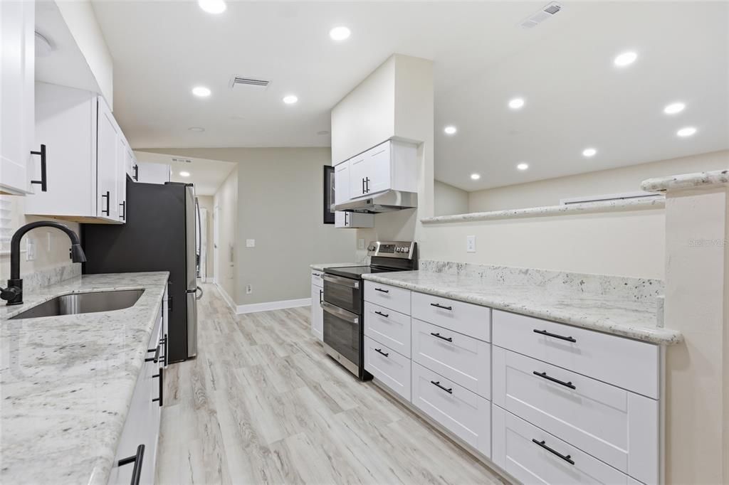 For Sale: $299,900 (3 beds, 2 baths, 1228 Square Feet)
