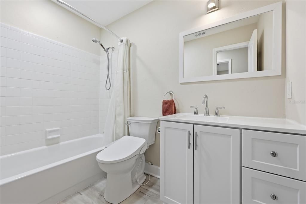 For Sale: $299,900 (3 beds, 2 baths, 1228 Square Feet)