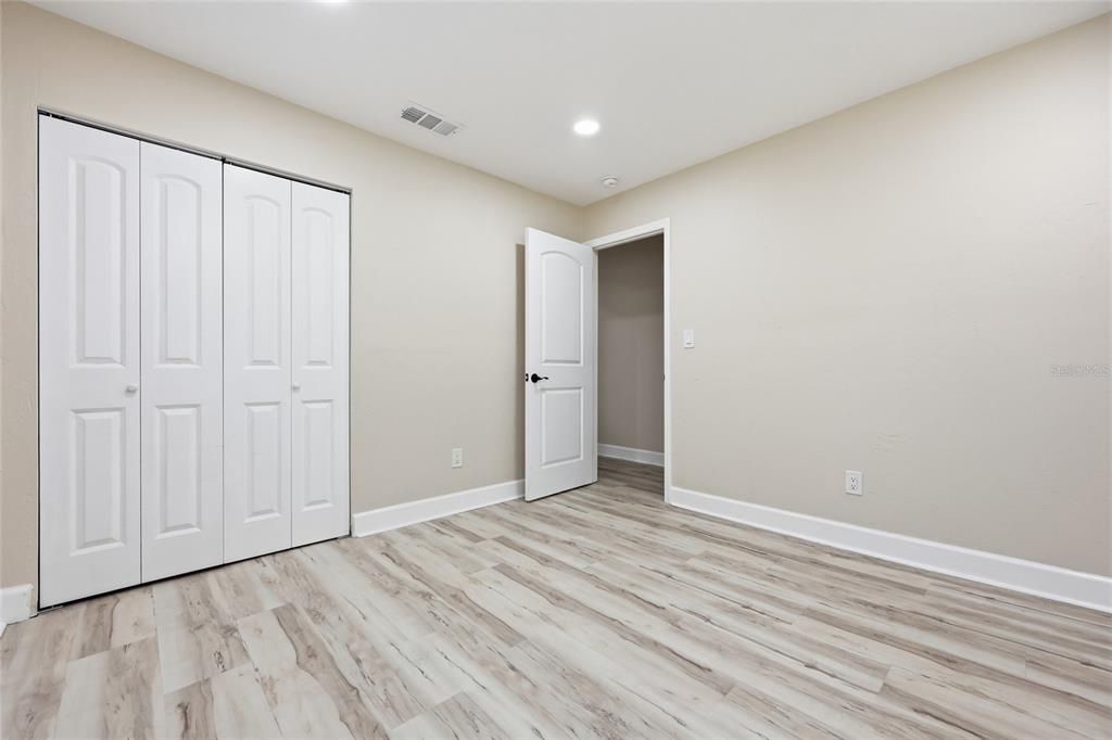 For Sale: $299,900 (3 beds, 2 baths, 1228 Square Feet)