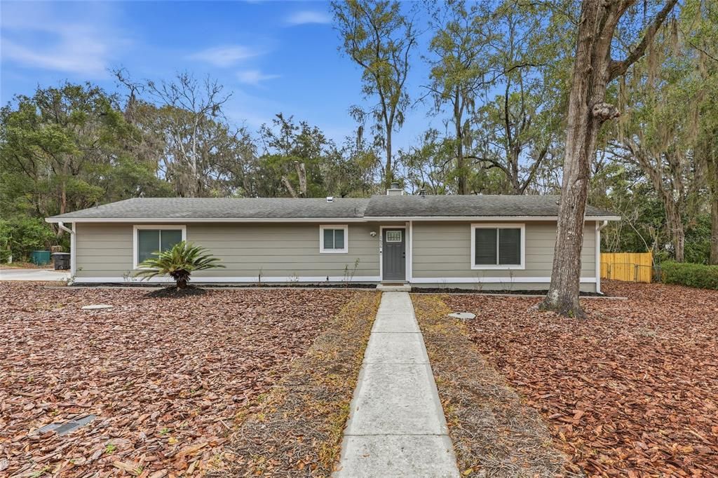 For Sale: $299,900 (3 beds, 2 baths, 1228 Square Feet)
