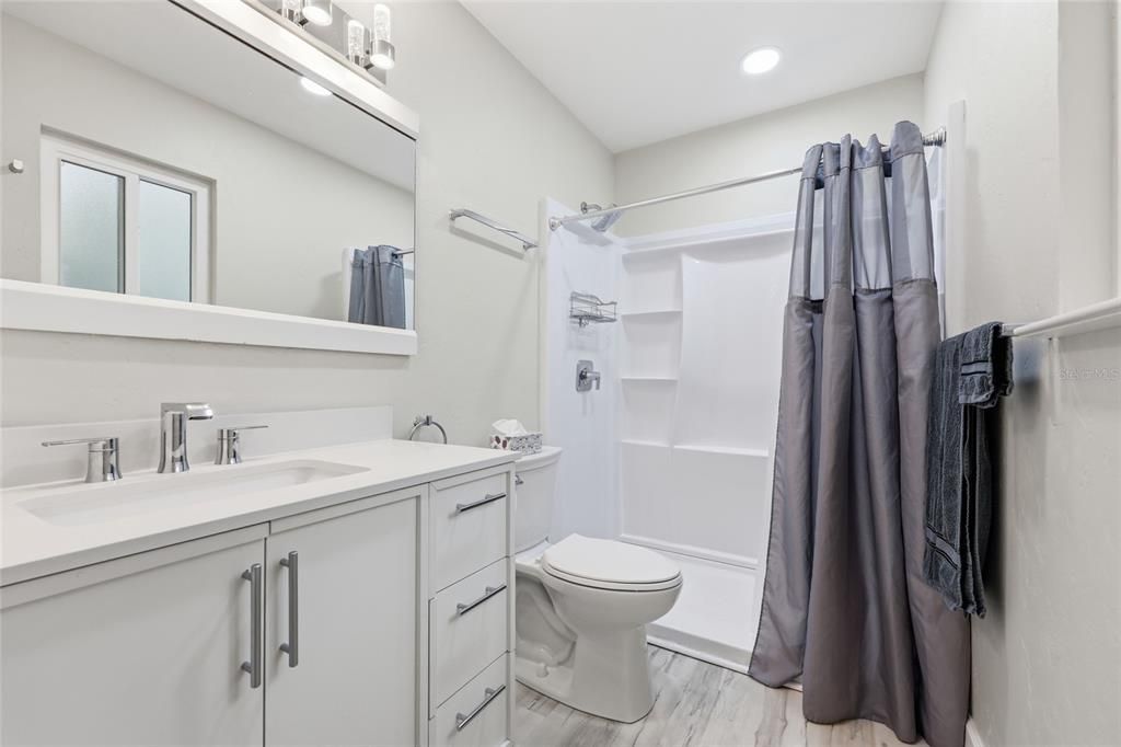 For Sale: $299,900 (3 beds, 2 baths, 1228 Square Feet)