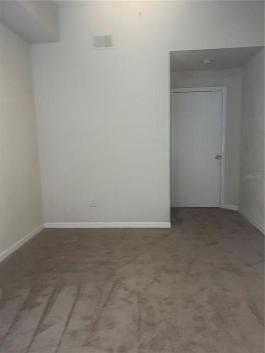 For Rent: $1,650 (2 beds, 1 baths, 961 Square Feet)
