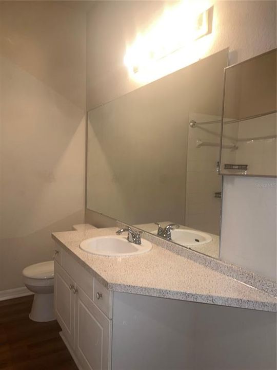 For Rent: $1,650 (2 beds, 1 baths, 961 Square Feet)
