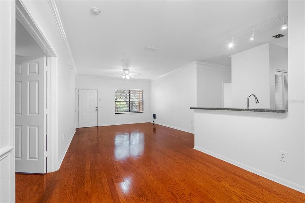 En Venta: $325,000 (3 camas, 2 baños, 1405 Pies cuadrados)