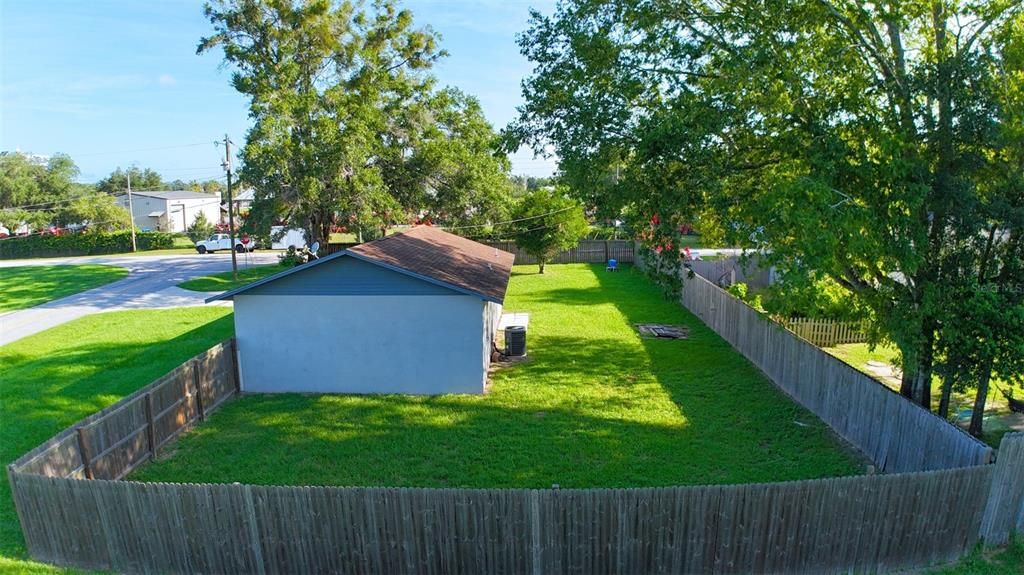 For Sale: $195,000 (2 beds, 1 baths, 950 Square Feet)