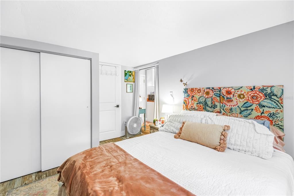 For Sale: $1,275,000 (3 beds, 3 baths, 1922 Square Feet)