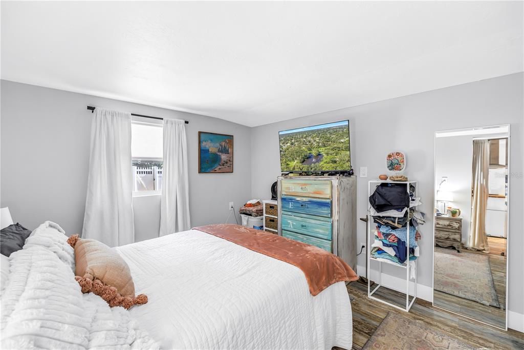 For Sale: $1,275,000 (3 beds, 3 baths, 1922 Square Feet)